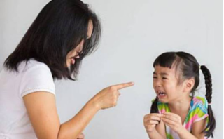 4 câu dọa con thường bố mẹ nào cũng nói - hãy coi chừng hậu quả!