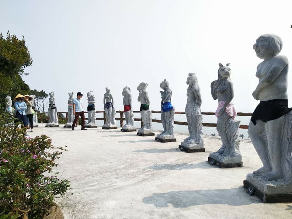 12 tượng đầu vật hình người khỏa thân ở Hải Phòng