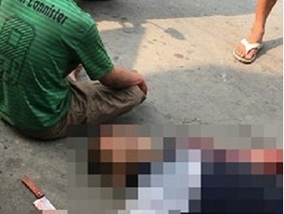 Đâm chết bạn nhậu trong làng đại học rồi ngồi thẫn thờ tại hiện trường