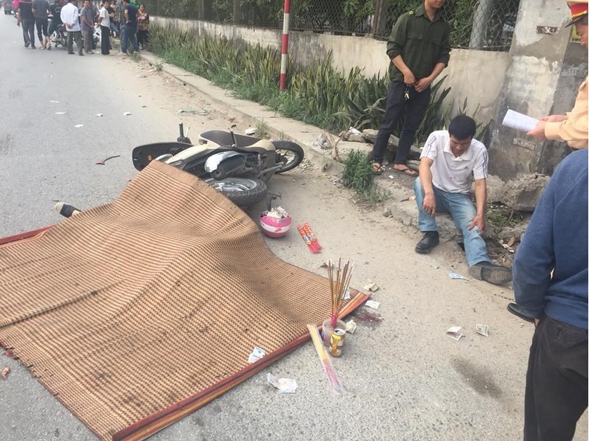 Hà Nội: Người dân truy đuổi xe container gây tai nạn khiến 2 vợ chồng thương vong