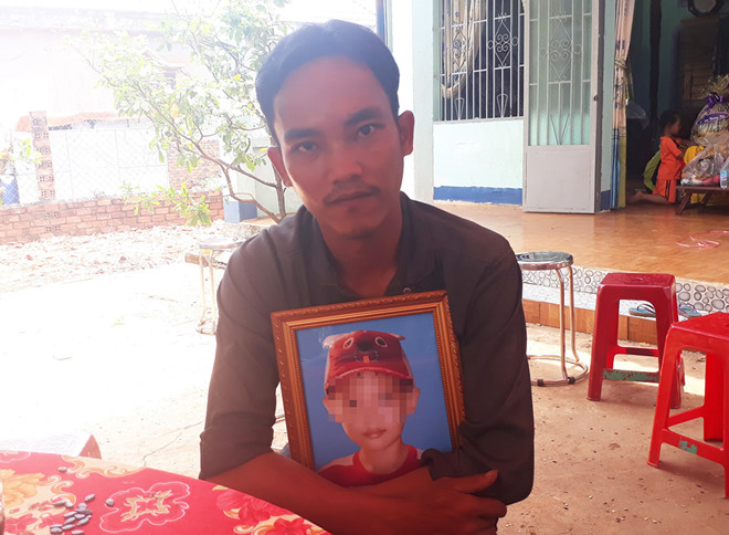 Vụ bé 8 tuổi bị đánh chết ở Bình Phước: Nhói lòng lời kể hàng xóm
