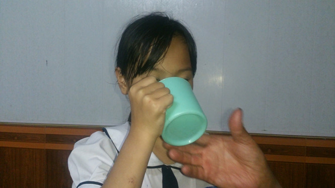 Hải Phòng: Cô giáo bắt học sinh súc miệng bằng nước giặt giẻ lau bảng