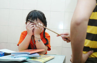 Những hình phạt 'quái đản' của thấy cô giáo khiến học sinh khiếp đảm
