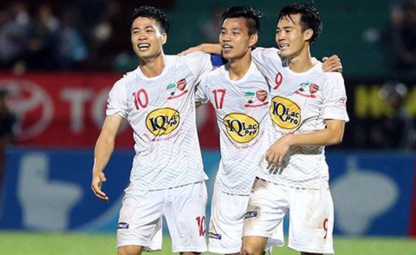 Tiền đạo Công Phượng gây ấn tượng trong trận đấu với Quảng Ninh