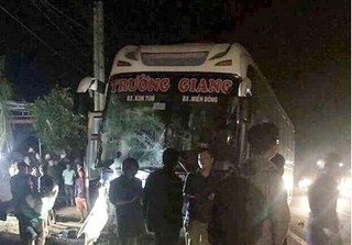 Xe cứu thương gây tai nạn thảm khốc khiến 3 người tử vong ở Đắk Nông