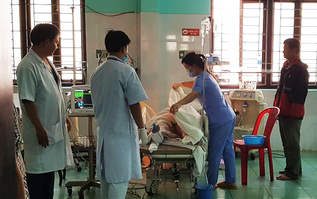 Xe cấp cứu gây tai nạn thảm khốc 3 người tử vong ở Đắk Nông