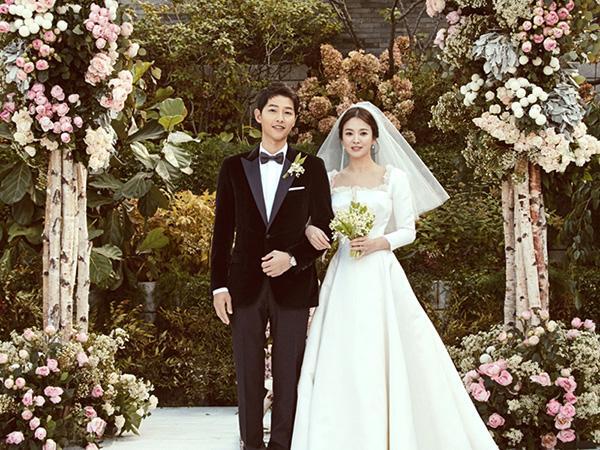Song Joong Ki tăng cân trông thấy sau khi kết hôn với Song Hye Kyo