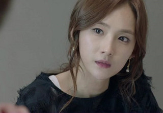 Bạn gái vô duyên, tiết lộ bí mật động trời trong ngày ra mắt