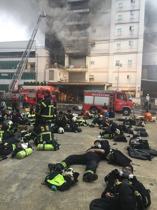 Nhà máy Đài Loan cháy lớn, nhiều lao động Việt đang làm việc