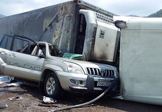 Xác định danh tính 2 nạn nhân tử vong trong vụ xe container đè bẹp xe 7 chỗ