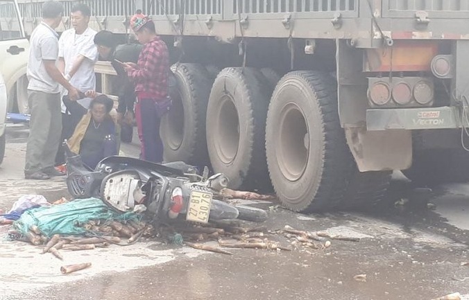 Điện Biên: Ngã xuống đường sau tai nạn, người phụ nữ bị cán đứt lìa chân