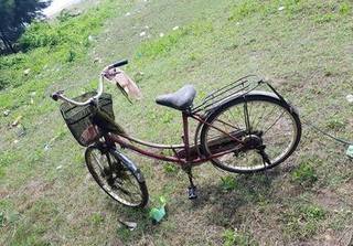 Phát hiện thi thể người phụ nữ bên cạnh chiếc xe đạp ở Quất Lâm