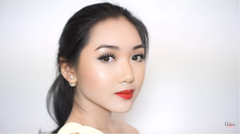 Chloe Nguyễn cô nàng xinh đẹp kiếm bộn tiền nhờ tài trang điểm