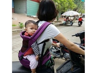 Nguy cơ ít ngờ tới nhất của địu em bé có thể khiến trẻ tử vong
