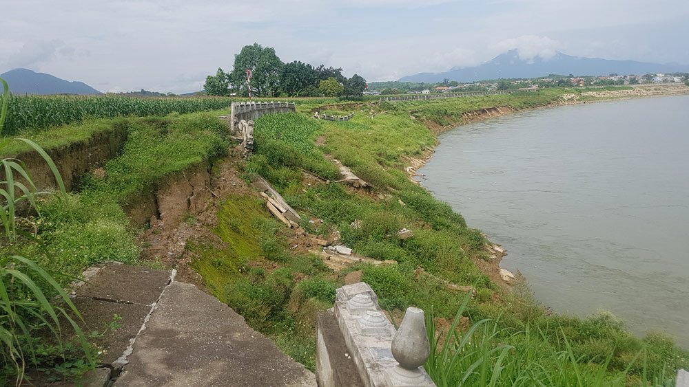 Chưa nghiệm thu, kè trăm tỷ chống sạt lở đã sụt xuống sông Lô