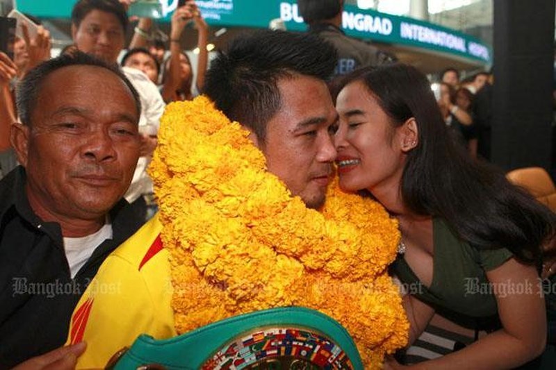 Srisaket Sor Rungvisai: Từ người nhặt rác đến thiên tài boxing Thái Lan