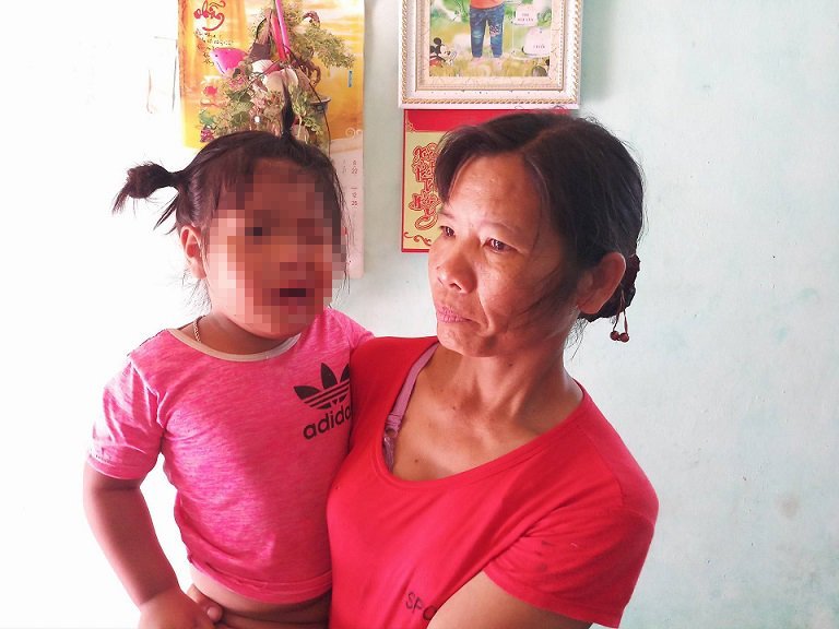 Bé 3 tuổi ở Thanh Hoa méo miệng, mắt co giật sau cú đánh của cô giáo?