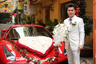 Cận cảnh xe hoa 15 tỷ và dàn mô tô 'khủng' trong đám cưới Lâm Vũ gây xôn xao mạng xã hội