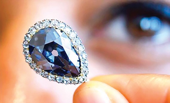 Choáng ngợp trước vẻ đẹp của viên kim cương 300 tuổi trị giá 6,7 triệu USD