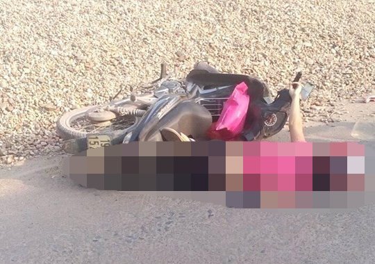 Phú Thọ: Ngã ra đường, người phụ nữ bị xe khách cán tử vong