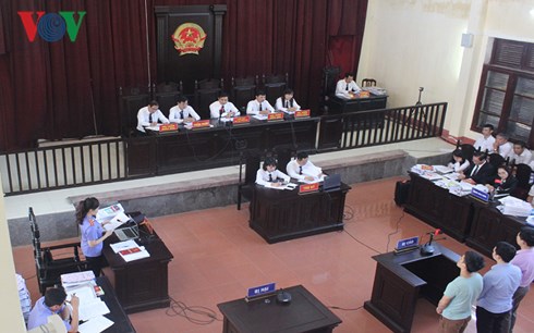 Những diễn biến đáng chú ý ở phiên tòa xét xử bác sỹ Hoàng Công Lương