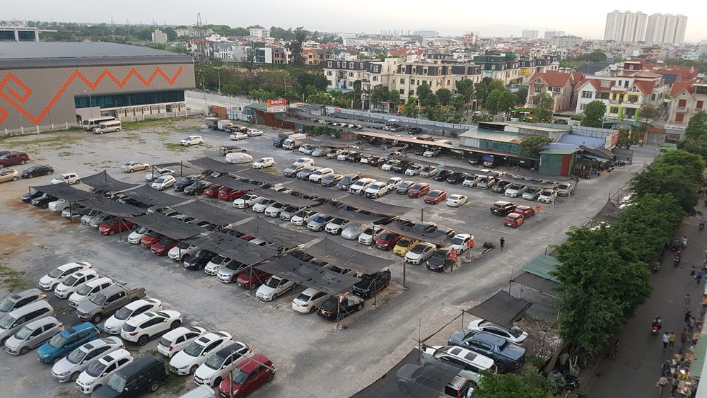 Đóng cửa hai bãi xe ở Linh Đàm: Chủ 'xế hộp' náo loạn