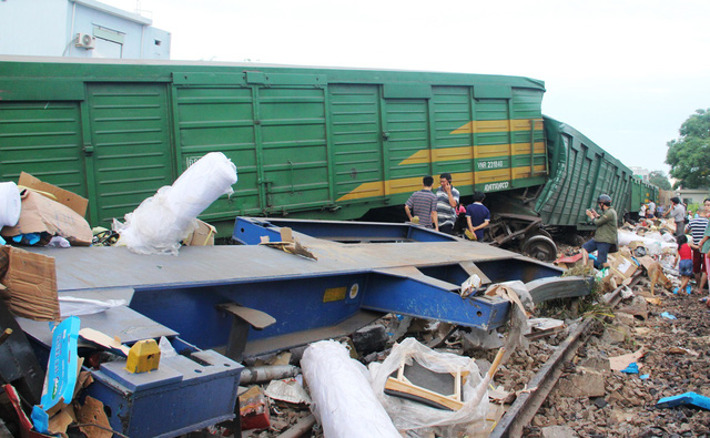 Tai nạn tàu hỏa ở Quảng Nam: Công an lấy lời khai của 2 lái tàu