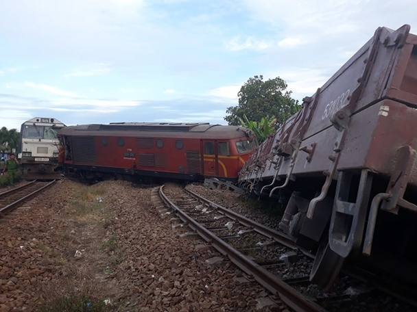 Hàng loạt cán bộ đường sắt bị đình chỉ sau tai nạn tàu liên tiếp