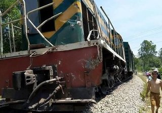 Nghệ An: Thêm một tai nạn đường sắt, tài xế xe tải bị thương nặng sau va chạm 