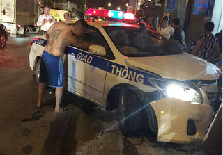 Xe tuần tra CSGT Quảng Ninh va chạm xe máy, một người tử vong