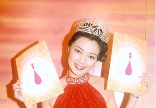 Cuộc đời lận đận của Hoa hậu Hong Kong: Nợ nần chồng chất, phải thế chấp vương miện