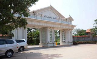 Nhân viên sân golf đâm nữ đồng nghiệp rồi tự sát