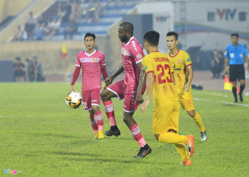 Đá hết lượt đi V.League, CLB Nam Định mới biết thắng trên sân nhà