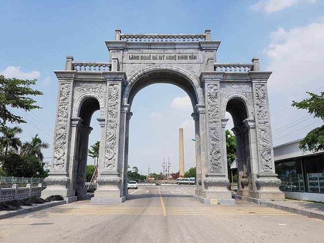 Cận cảnh cổng làng 11 tỷ ở Ninh Bình