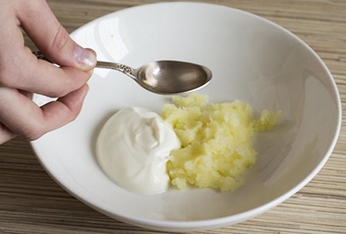 Cách làm mặt nạ từ khoai tây giúp làn da trắng sáng mịn màng2