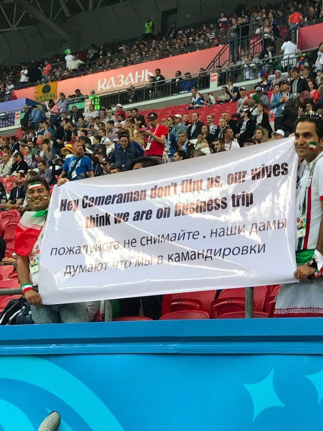 Trốn vợ đi xem World Cup 2018, CĐV Iran vẫn lầy lội muốn cho cả thế giới biết