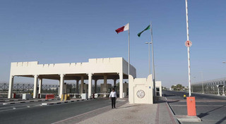 Ả Rập Saudi quyết tâm đào kênh rồi lấp đầy rác xung quanh Qatar