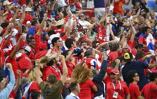 cổ động viên Panama vẫn ăn mừng tới bến như giành cúp vô địch