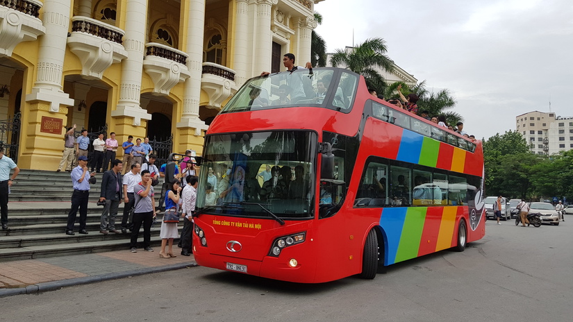 Buýt 2 tầng tiền tỉ vắng khách, sắp phối hợp với Sở GDĐT Hà Nội để chở học sinh 