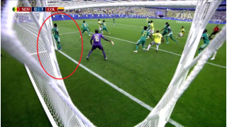 Sao Senegal đứng chống hông dựa cột gôn 'không màng thế sự', kệ đội bạn ghi bàn