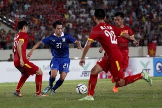 HLV U19 Thái Lan ngợi khen hai cầu thủ của U19 Việt Nam
