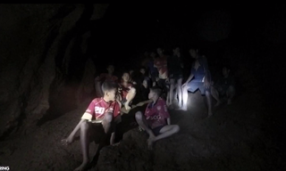 Đội bóng Thái Lan được tìm thấy vẫn còn sống sau 9 ngày mất tích trong hang