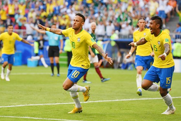 Đội tuyển Brazil và Mexico đã cống hiến cho người hâm mộ một trận cầu rực lửa 