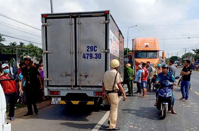 Cảnh sát truy đuổi 100km như phim để bắt tên trộm xe tải 
