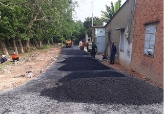 Người bỏ 200 triệu làm đường nhựa buộc phải phá, trả lại đường đất
