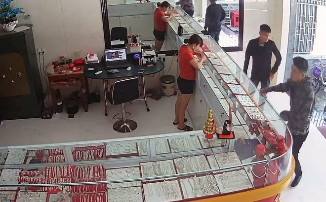 Bắt 2 thanh niên Hải Phòng lừa bán vàng giả ở Hà Tĩnh