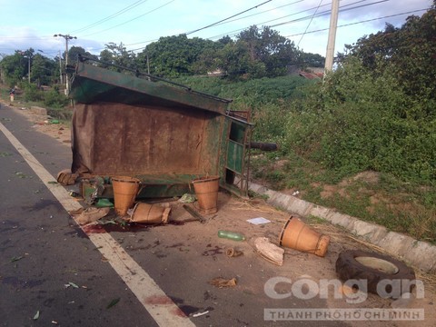 Gia Lai: 22 người thương vong sau cú tông của xe tải với máy cày