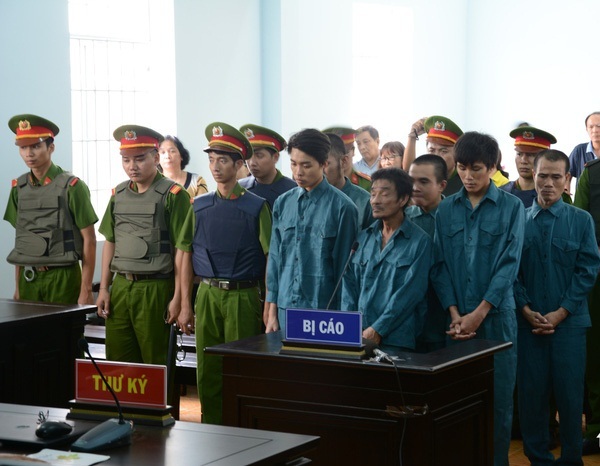 7 bị cáo gây rối tại trụ sở công quyền ở Bình Thuận lĩnh án