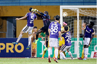 Nam Định để Hà Nội FC cầm hòa đáng tiếc khi dẫn trước 3-0