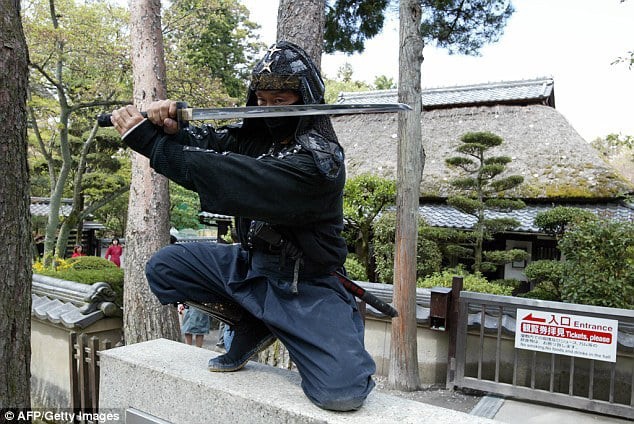 Nhật Bản trả lương ninja đến 2 tỷ/năm mà không ai buồn làm